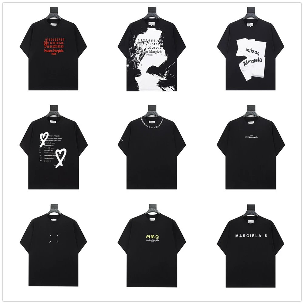 Large size short-sleeved T-shirt for men and women as a couple  